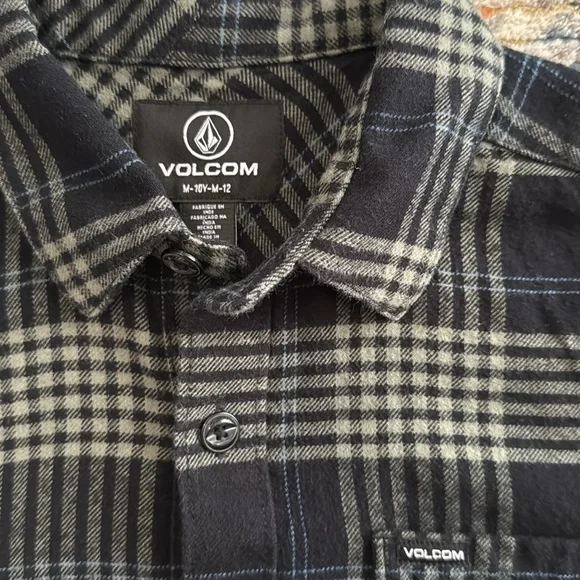 Boys RVCA Button Down Shirt - Picture 3 of 10